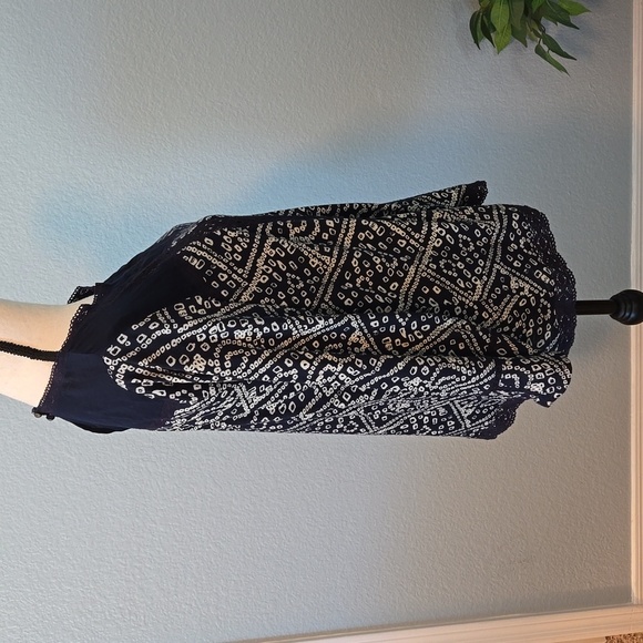 NWT*LUCKY BRAND Navy long sleeve tunic Lace inset white patterned. LARGE - Picture 8 of 11